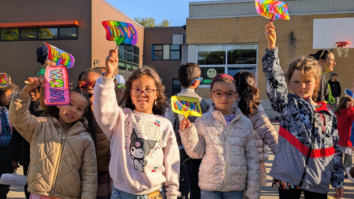« Faut que tu dises WOW! » résonne dans nos écoles