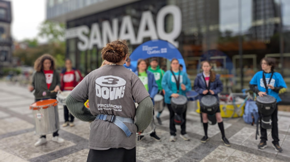 Nos élèves enflamment le Centre Sanaaq